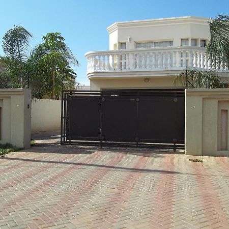 Carlcyn Homestay Gaborone Eksteriør billede