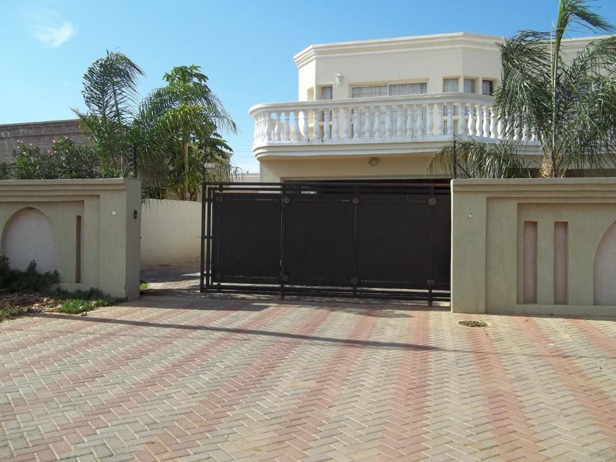 Carlcyn Homestay Gaborone Eksteriør billede