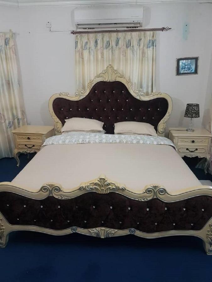 Carlcyn Homestay Gaborone Eksteriør billede