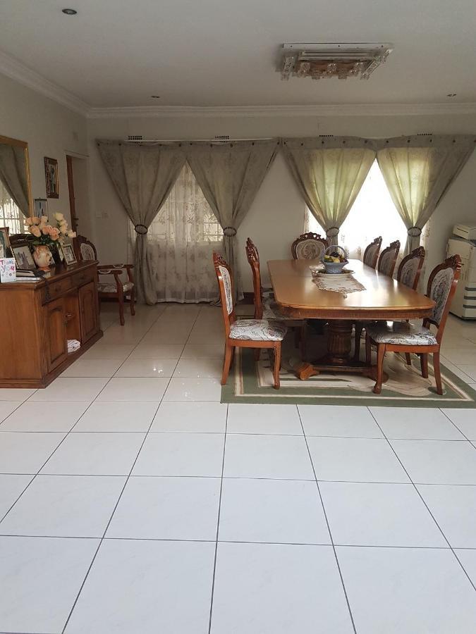 Carlcyn Homestay Gaborone Eksteriør billede