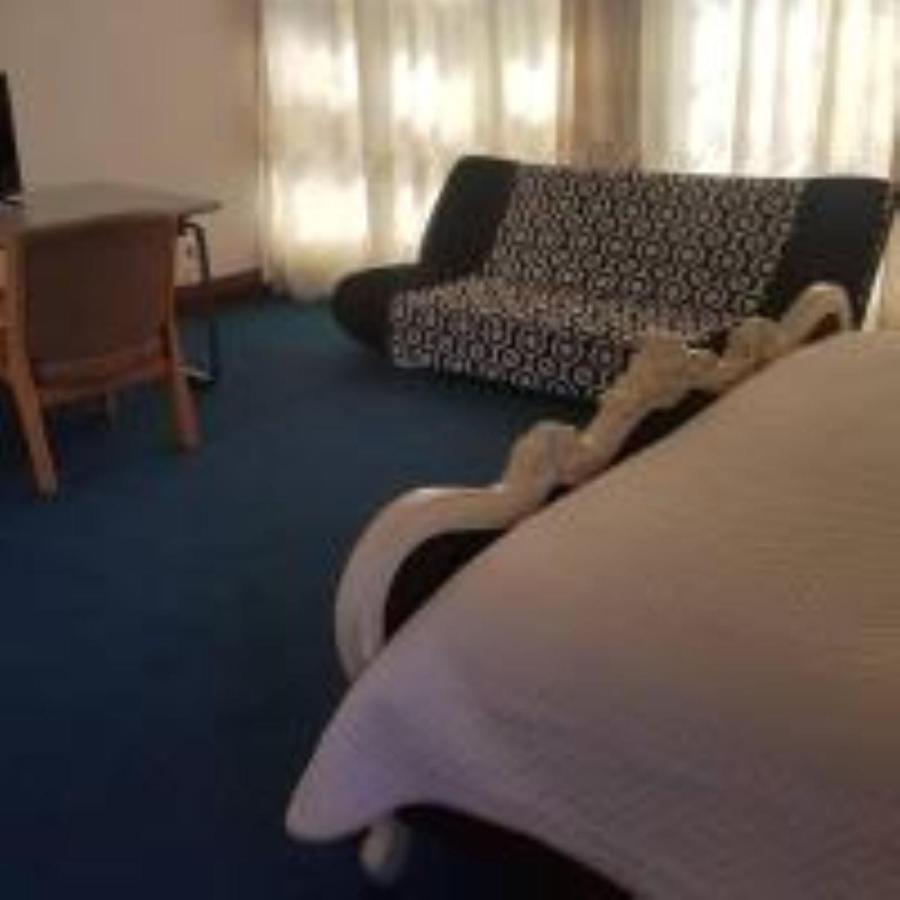 Carlcyn Homestay Gaborone Eksteriør billede