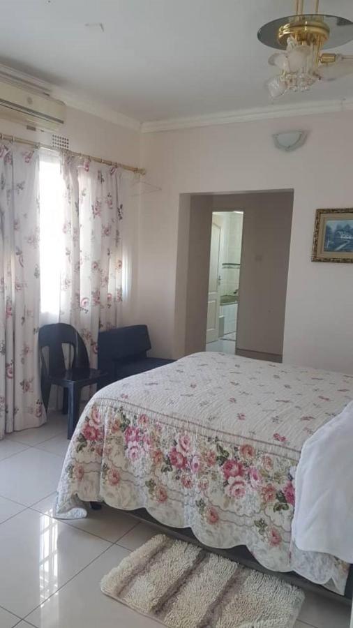Carlcyn Homestay Gaborone Eksteriør billede