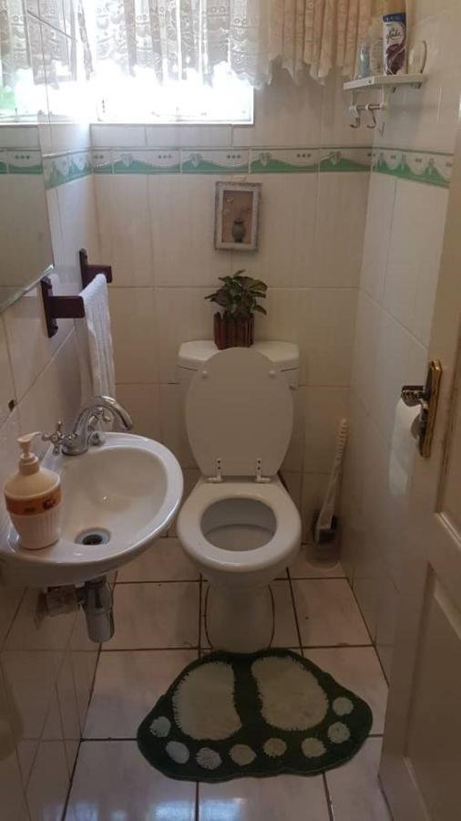 Carlcyn Homestay Gaborone Eksteriør billede