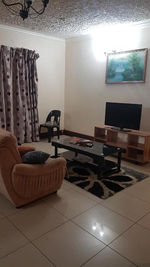Carlcyn Homestay Gaborone Eksteriør billede