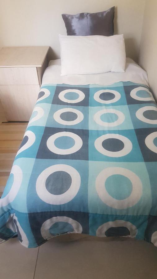 Carlcyn Homestay Gaborone Eksteriør billede